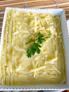 ESCONDIDINHO DE BATATA INGLESA C/ FRANGO DESFIADO (300g)
