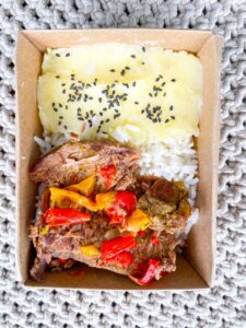 CARNE ASSADA C/ ARROZ E CENOURA (300g)