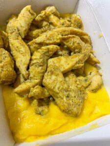 ISCA DE FRANGO E PURÊ DE MANDIOQUINHA (400g)